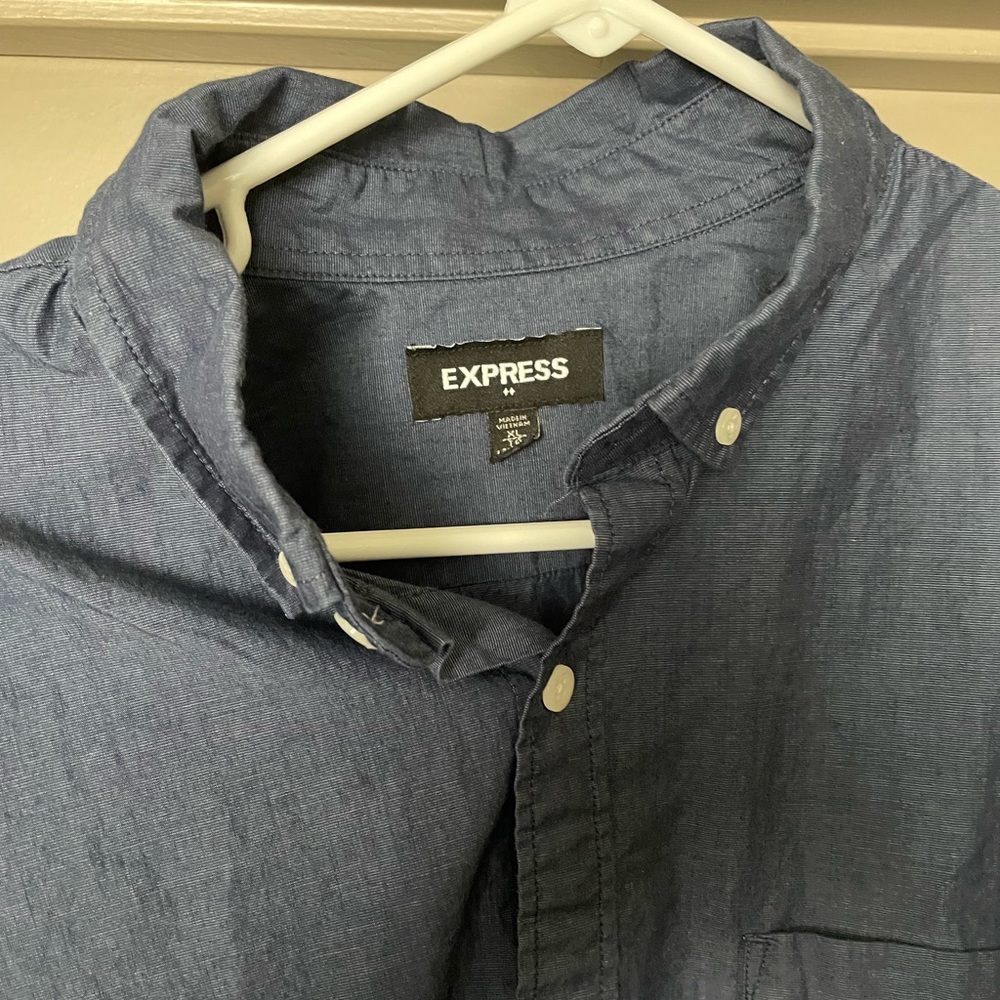 Men’s Express Long Sleeve Button Up Shirt XL